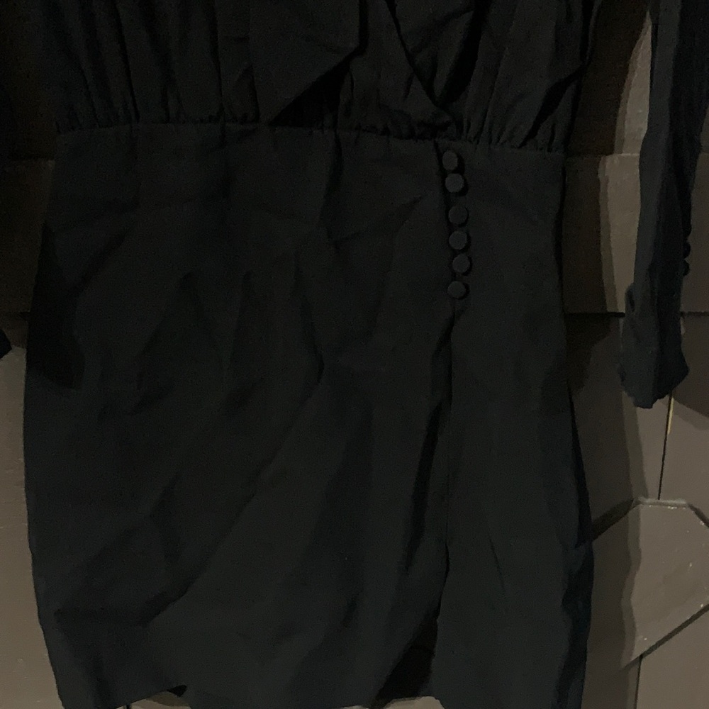 Chic Long Sleeve Black Dress - Picture 2 of 5